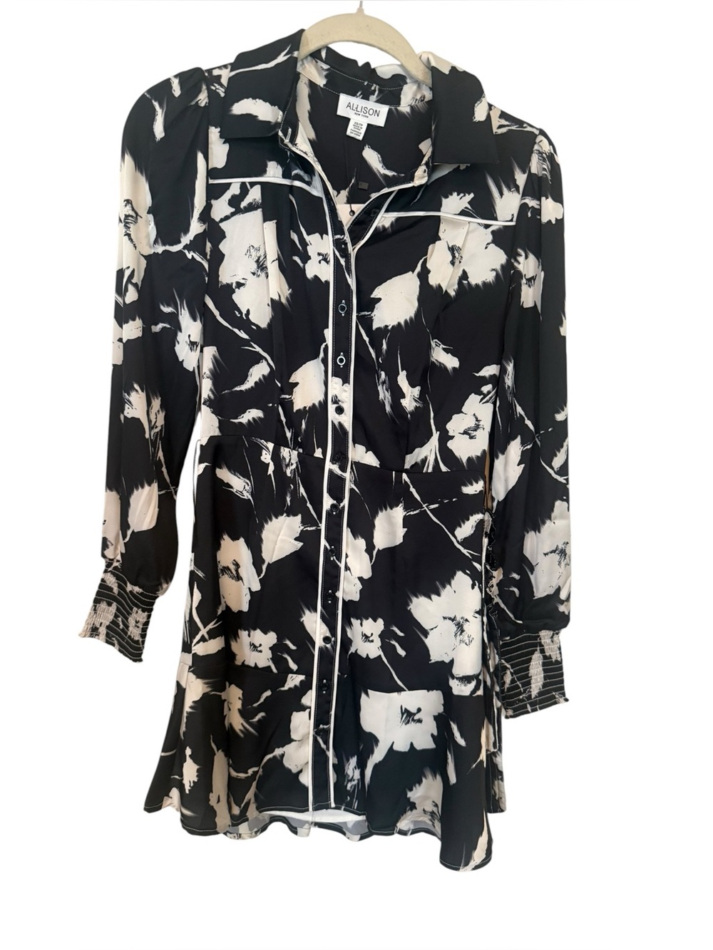 Allison New York Size XS NWT Dylan Mini Dress